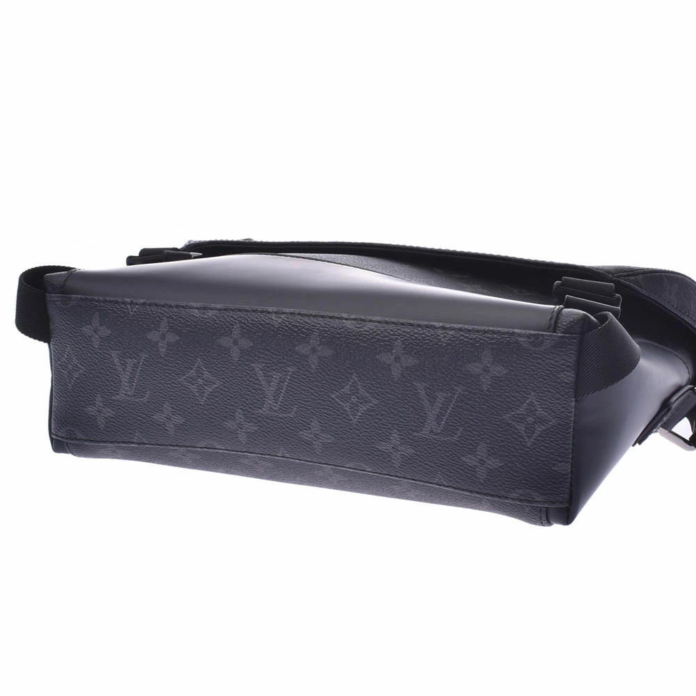 LOUIS VUITTON Monogram Eclipse Black Messenger Voyage Black Gray Shoulder Bag - Picture 5 of 11